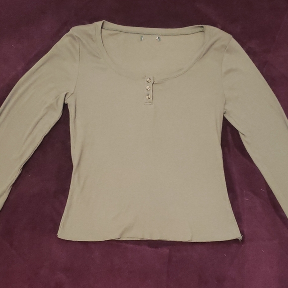 🔴 🆓️ FREE* Wild Fable Olive Scoop-Neck Henley 🔴 - Picture 5 of 8
